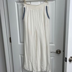 Cute pants for walking around in the summer